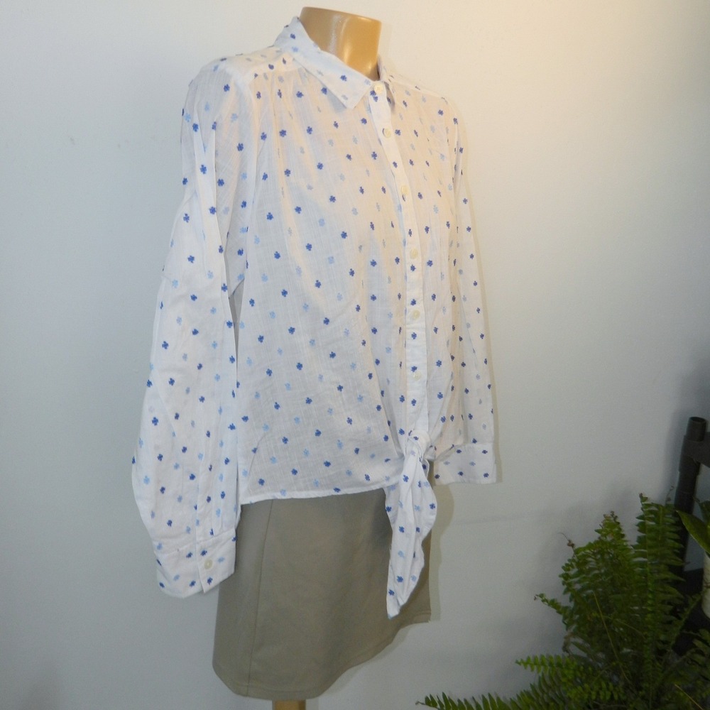 LOFT Button Down Shirt Womens Med White Blue Floral Clover Tie Front Long Sleeve